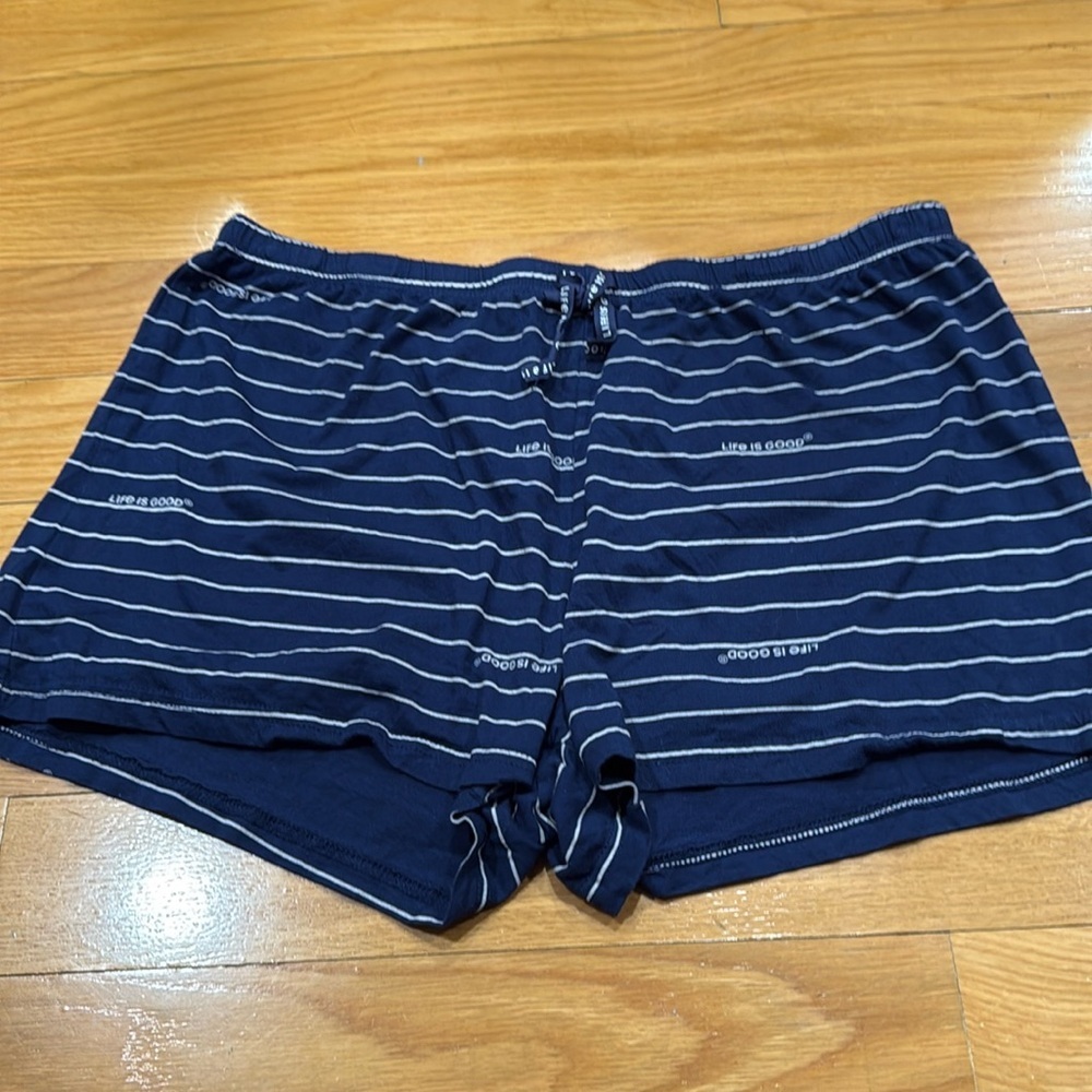 Life is good women’s sleep short size large .